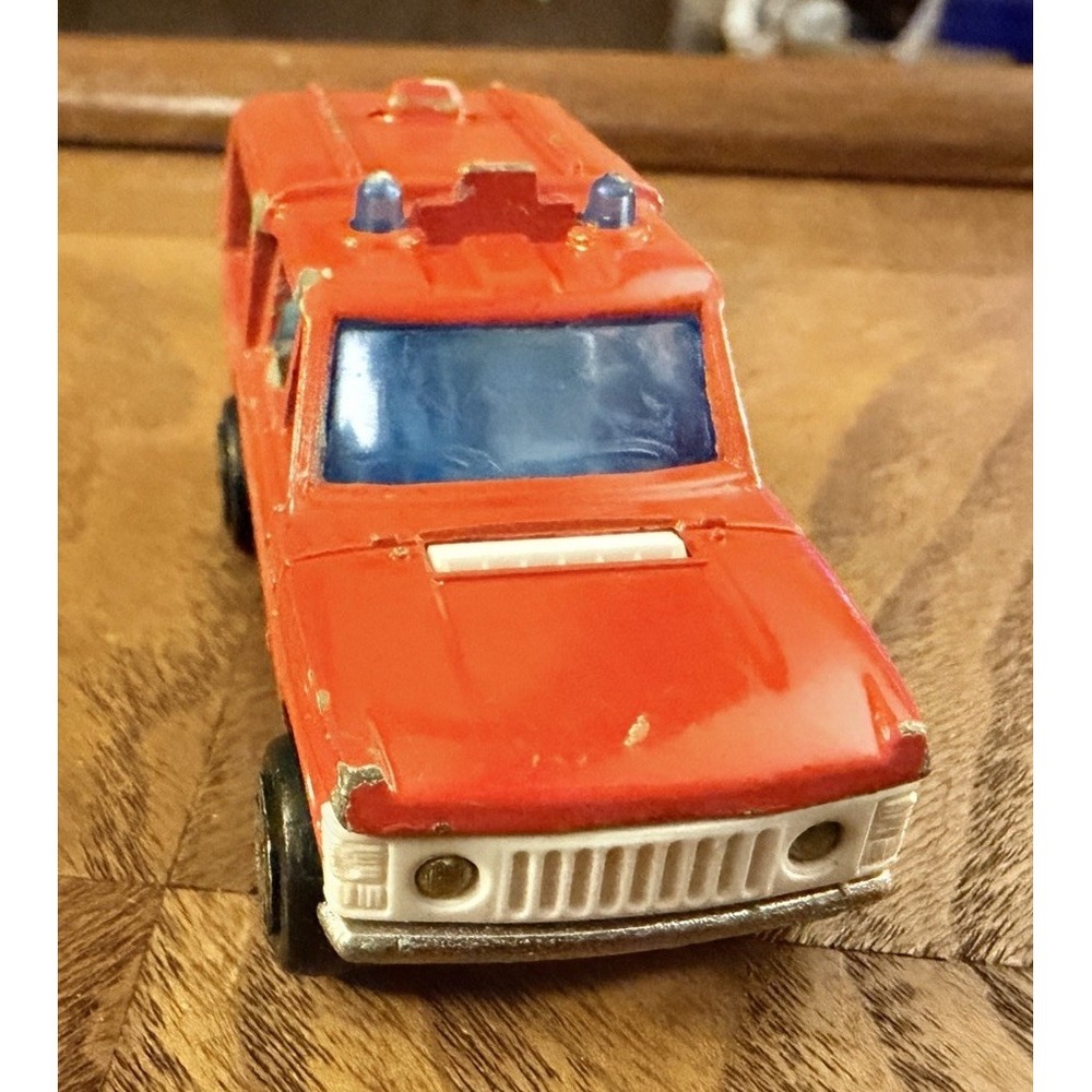 Vintage Majorette No.246 Red Range Rover fire engine - Picture 4 of 10